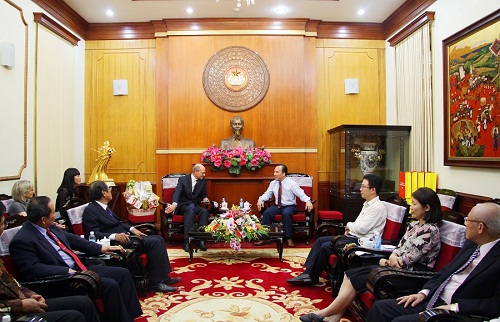 Uy_ban_Trung_uong_Mat_tran_To_quoc_tiep_doan_Giao_hoi_Co_doc_Phuc_Lam_toan_cau