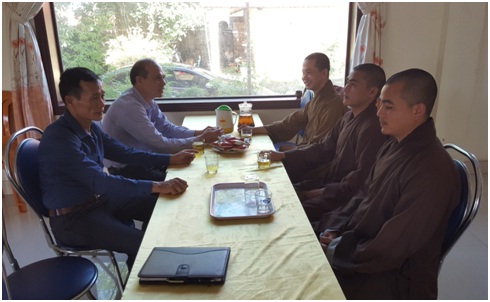 Uy_ban_Mat_tran_To_quoc_Viet_Nam_tinh_Quang_Binh_tham__tang_qua_nhan_dip_Le_Phat_dan_nam_2018
