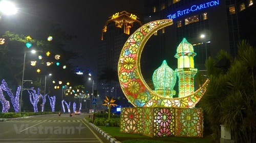 Indonesia_trang_hoang_chao_don_le_Idul_Fitri_am_cung_va_binh_yen