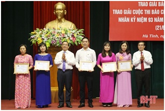 Bao_Ha_Tinh_doat_giai_C_Bao_chi_quoc_gia_voi_loat_bai_phat_trien_chi_bo_vung_giao