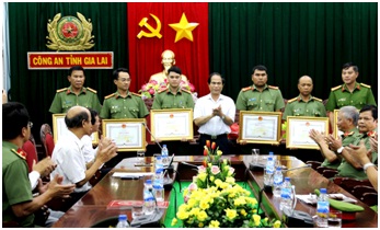 Ngan_chan_hoat_dong_pha_hoai_chinh_sach_doan_ket_dan_toc