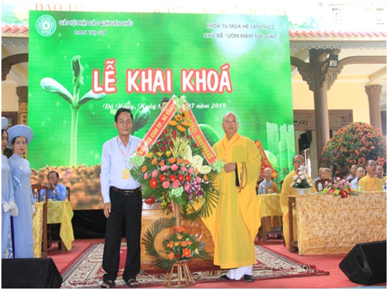 Gan_1_000_thanh__thieu_nien_Da_Nang_tham_du_khoa_tu_mua_he