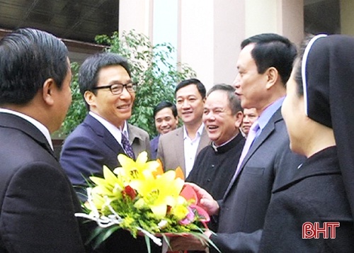 Chuyen_linh_muc_giao_xu_Nghia_Yen_cung_giao_dan_lam_nong_thon_moi