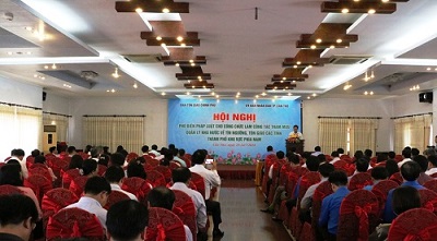 Pho_bien_phap_luat_cho_can_bo__cong_chuc_lam_cong_tac_tham_muu_quan_ly_nha_nuoc_ve_tin_nguong__ton_giao_cua_cac_tinh__thanh_pho_khu_vuc_phia_Nam