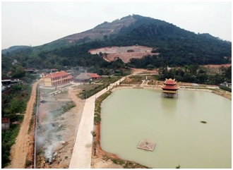 Hon_1_200_ban_tre_tham_du_Hoi_trai_Truc_Lam