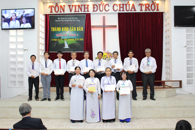 Ban_Dai_dien_Tin_Lanh_Viet_Nam__mien_Nam__tinh_Tien_Giang_to_chuc_lop_Thanh_kinh_can_ban