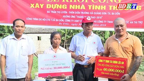 Quang_Binh__Ho_tro_xay_dung_nha_van_hoa__nha_o_cho_dong_bao_Cong_giao