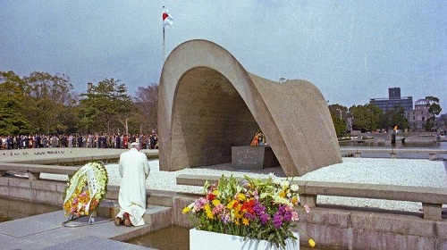 Giam_muc_Hiroshima_cau_nguyen_cho_hoa_binh