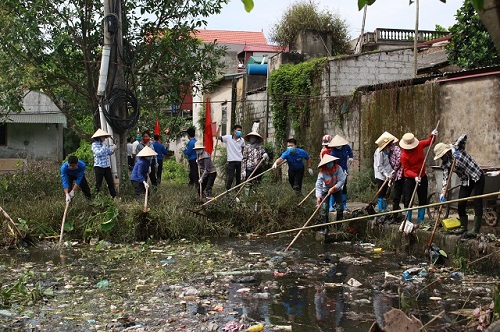 Dong_bao_Cong_giao_Thu_do__Day_manh_cac_phong_trao_thi_dua