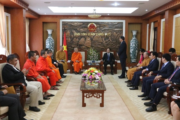Truong_ban_Ban_Ton_giao_Chinh_phu_tiep_Doan_Lien_minh_Phat_giao_Lao_va_Uy_ban_Trung_uong_Mat_tran_Lao_Xay_dung_dat_nuoc