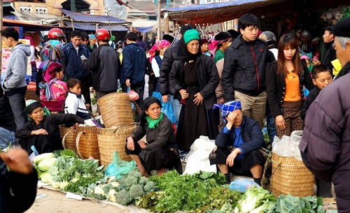 Nhung_phong_tuc_thu_vi_trong_ram_thang_7