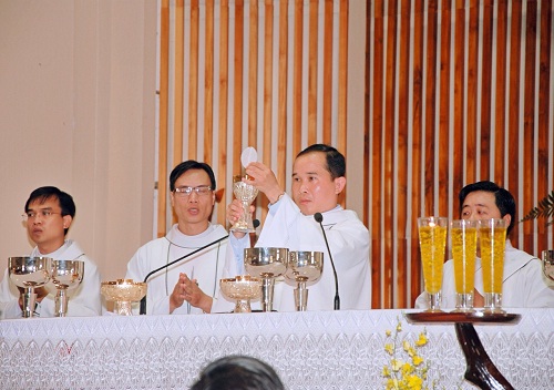 Thanh_le_Ta_on_cua_tan_Linh_muc_Phero_Mai_Vu_Quoc_Duy
