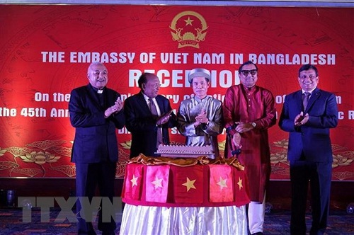 Gioi_thieu_ve_van_hoa_tin_nguong_tho_Mau_Tam_Phu_tai_Bangladesh