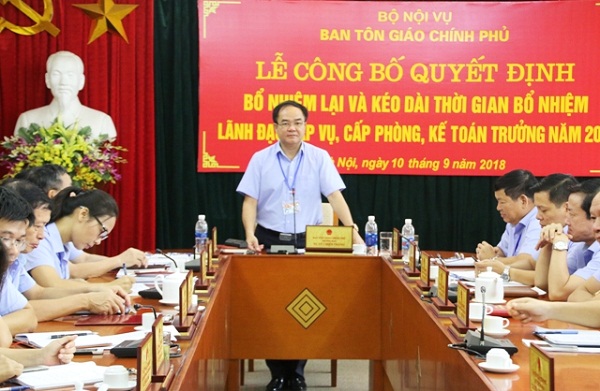 Le_cong_bo_quyet_dinh_bo_nhiem_lai_va_keo_dai_thoi_gian_bo_nhiem_lanh_dao_cap_vu__cap_phong__ke_toan_truong_nam_2018