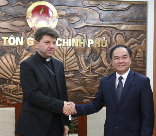 Truong_ban_Ban_Ton_giao_Chinh_phu_tiep_Tan_Dac_phai_vien_khong_thuong_tru_Toa_thanh_Vatican_tai_Viet_Nam