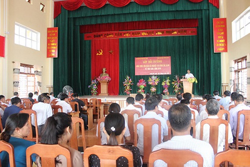 Boi_duong_nghiep_vu_quan_li_nha_nuoc_ve_ton_giao_cho_90_can_bo_co_so