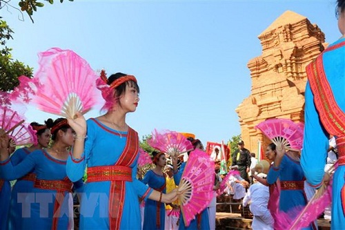 Dong_bao_Cham_o_Ninh_Thuan_vui_don_Le_hoi_Kate_nam_2018
