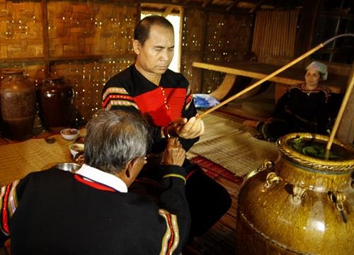 Le_doi_hen_cua_nguoi_E_De