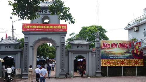 Nam_Dinh__Den_Bao_Loc___Ngoi_den_thieng_tren_trang_ap_cu_cua_An_Sinh_Vuong_Tran_Lieu