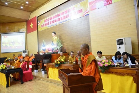 Doan_phat_tu_kieu_bao_Thai_Lan_tham_que