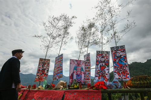 Le_hoi_nhuom_mau_huyen_bi_cua_nguoi_Dao