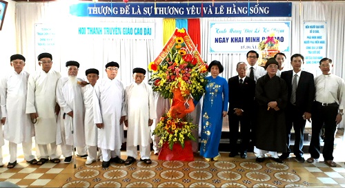 Mat_tran_To_quoc_thanh_pho_Da_Nang_chuc_mung_Dai_le_Khai_dao_Cao_Dai