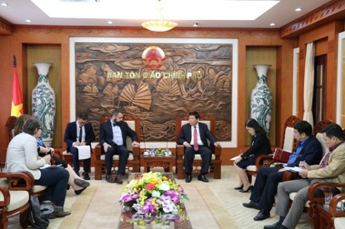 Lanh_dao_Ban_Ton_giao_Chinh_phu_tiep_doan_Cuc_Dan_chu__Nhan_quyen_va_Lao_dong_Hoa_Ky
