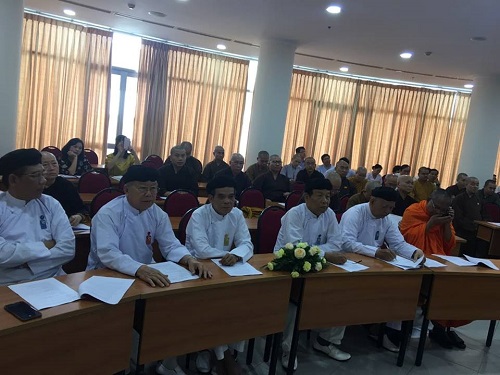 Hoi_thao_xin_y_kien_mon_hoc_phap_luat_Viet_Nam_danh_cho_cac_co_so_dao_tao_ton_giao