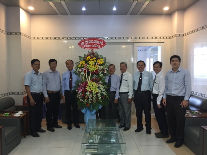 Lanh_dao_Ban_Ton_giao_Chinh_phu_chuc_mung_Le_Giang_sinh_2018_tai_thanh_pho_Can_Tho