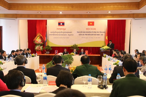 Hoi_nghi_trao_doi_kinh_nghiem_ve_cong_tac_ton_giao_giua_cac_tinh_bien_gioi_Viet_Nam___Lao