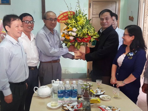 Lanh_dao_tinh_Ninh_Thuan_tham_chuc_mung_Giang_sinh_nam_2018