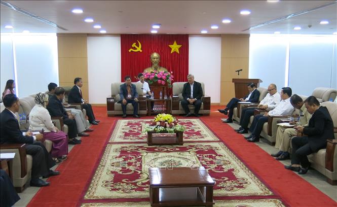 Doan_cong_tac_Bo_Le_nghi_va_Ton_giao_Vuong_quoc_Campuchia_tham__lam_viec_tai_Binh_Duong