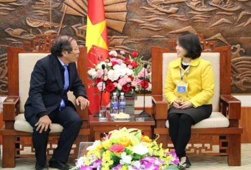 Doan_Giao_hoi_Co_doc_Phuc_lam_Viet_Nam_chuc_mung_Ban_Ton_giao_Chinh_phu_nhan_dip_Xuan_Ky_Hoi_2019