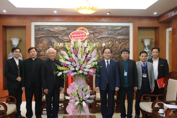 Cac_to_chuc_Cong_giao_tham_va_chuc_Tet_Ban_Ton_giao_Chinh_phu