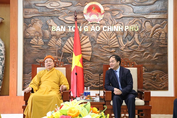 Truong_ban_Ban_Ton_giao_Chinh_phu_tiep_doan_Giao_hoi_Phat_giao_Viet_Nam_va_Toa_Tong_Giam_muc_Ha_Noi_den_tham_va_chuc_Tet