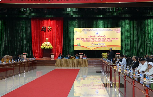 Lanh_dao_thanh_pho_Da_Nang_gap_mat_than_mat_chuc_sac_cac_ton_giao
