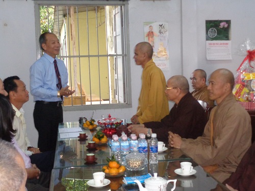Ban_Ton_giao_Chinh_phu_tham_chuc_mung_nam_moi_cac_to_chuc_ton_giao_tinh_Ninh_Thuan