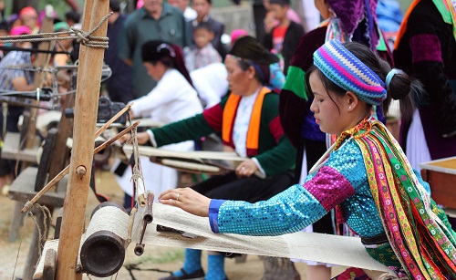 Nhung_hien_tuong_moi_trong_quan_he_dan_toc___ton_giao_o_vung_dan_toc_thieu_so_khu_vuc_Tay_Bac_nuoc_ta_hien_nay