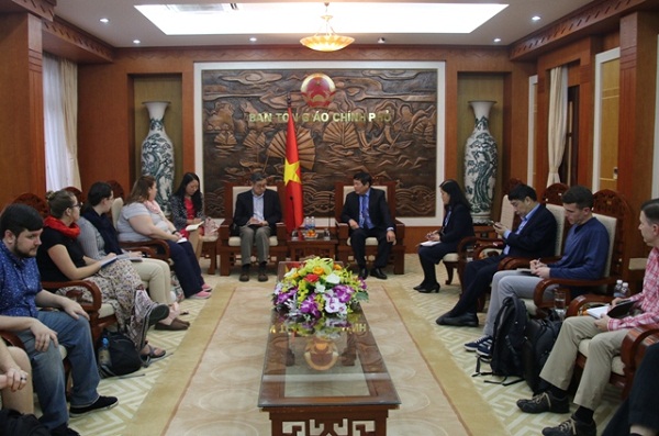 Lanh_dao_Ban_Ton_giao_Chinh_phu_tiep_doan_Truong_Than_hoc_Giam_Ly_Ohio__Hoa_Ky_