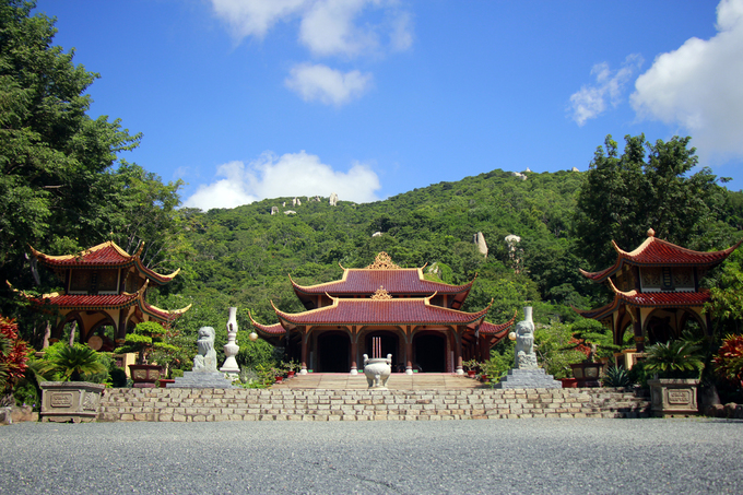 Thien_vien_Truc_lam_Chan_Nguyen__Noi_co_dan_khi_hoang_da_lon_nhat_Viet_Nam