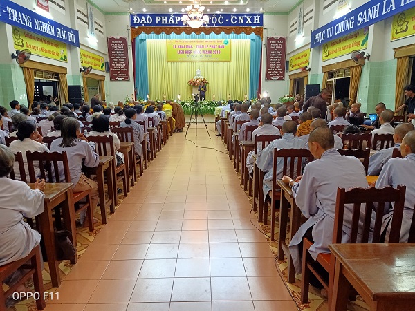 Tien_Giang__khai_mac_tuan_le_kinh_mung_Phat_dan_PL_2563