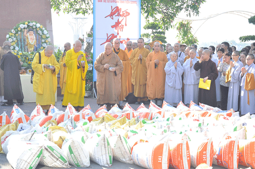Phat_giao_Tien_Giang_phong_sinh_200_tan_ca_vi_moi_truong