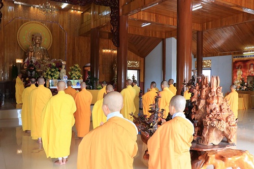 Ban_Tri_su_Giao_hoi_Phat_giao_Viet_Nam_tinh_Quang_Binh_khai_giang_khoa_An_cu_kiet_ha_nam_2019___Phat_lich_2563