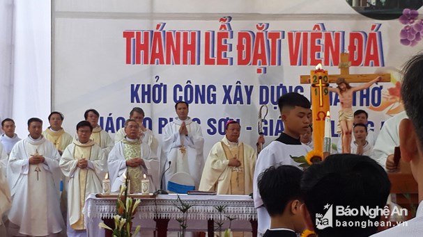Khoi_cong_xay_dung_nha_tho_giao_ho_o_Anh_Son