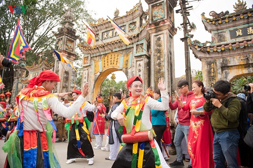 Di_san_van_hoa_phi_vat_the_Ha_Noi__Can_su_nuoi_duong_cua_cong_dong
