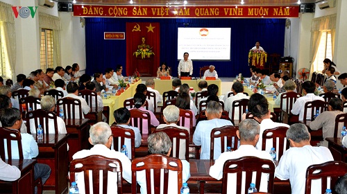 Chu_tich_Uy_ban_Trung_uong_MTTQ_Viet_Nam_Tran_Thanh_Man_doi_thoai_voi_tin_do_Phat_giao_Hoa_Hao_tinh_An_Giang