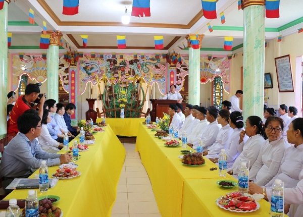Truong_ban_Ban_Ton_giao_Chinh_phu_tham_Ho_dao_Cao_Dai_Ly_Son__tinh_Quang_Ngai