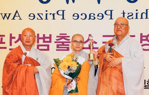 Chu_tich_Hoi_Phat_tu_Viet_Nam_tai_Han_Quoc_duoc_vinh_danh