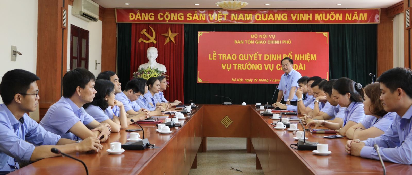 Ban_Ton_giao_Chinh_phu_trao_quyet_dinh_bo_nhiem_Vu_truong_Vu_Cao_Dai