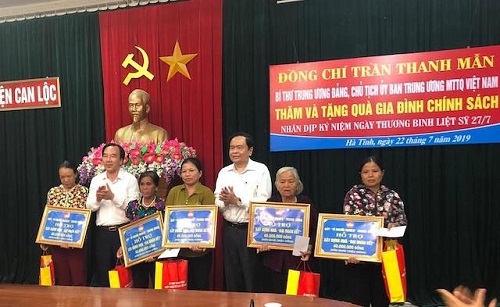 Ky_niem_51_nam_Chien_thang_Dong_Loc